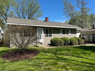 257 Hickory Dr, Crystal Lake, IL 60014