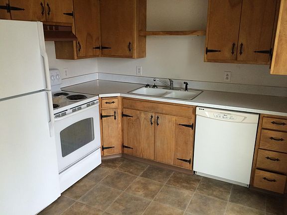 2nd image of 910 Whitaker Dr