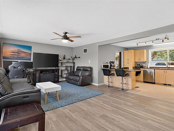 2nd image of 375 Temple St
