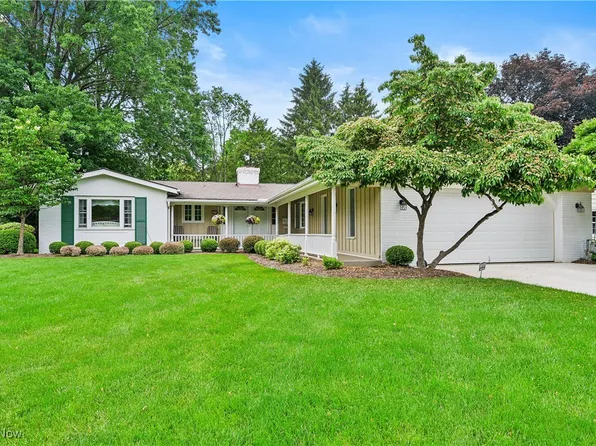 30122 Ednil Dr, Bay Village, OH 44140