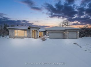 36 Howe Island Ferry Rd, Kingston, ON K7L4V1