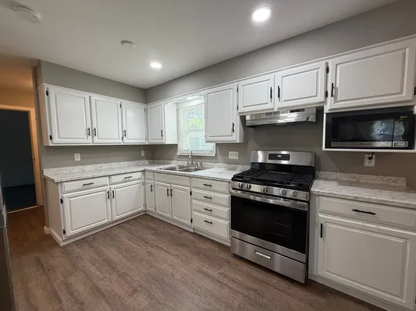 1518 Eastview Ave, Danville, IL 61832