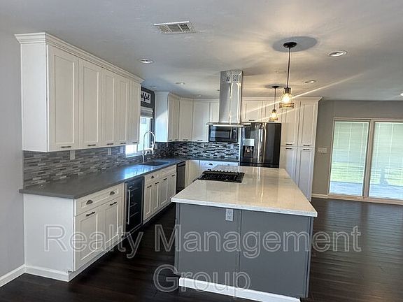 2nd image of 2388 Windmill View Rd