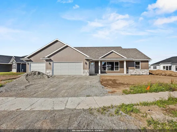 1400 Divinity Dr, De Pere, WI 54115