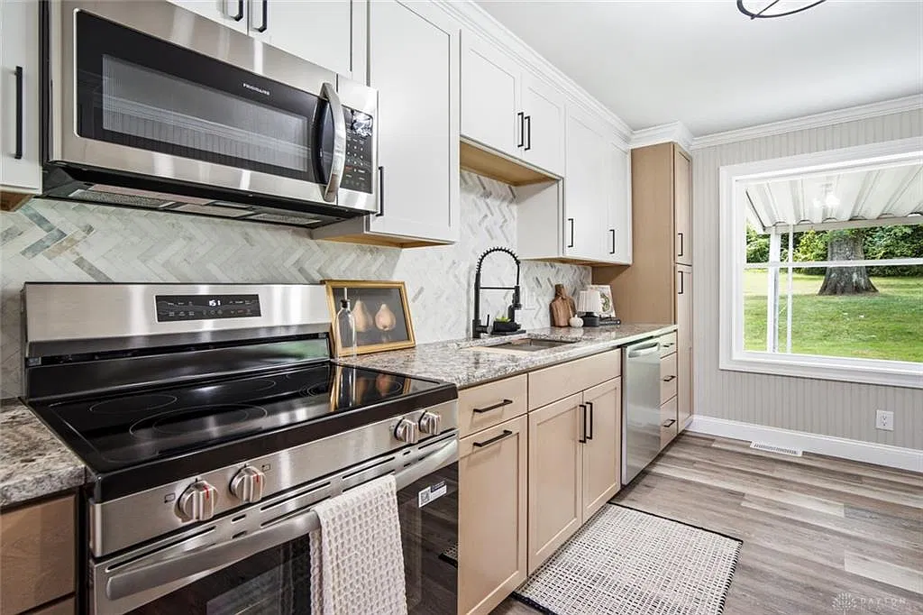 3 bed, 2.0 bath, $2,300 — Photo 4
