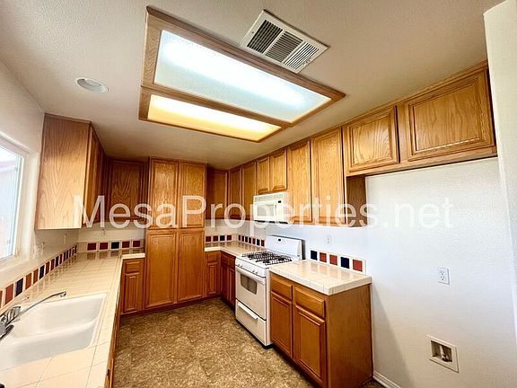 4th image of 13239 Butte Ave