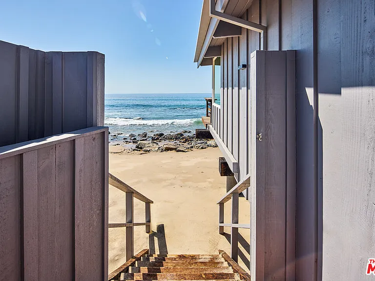 24246 Malibu Rd — Photo 20
