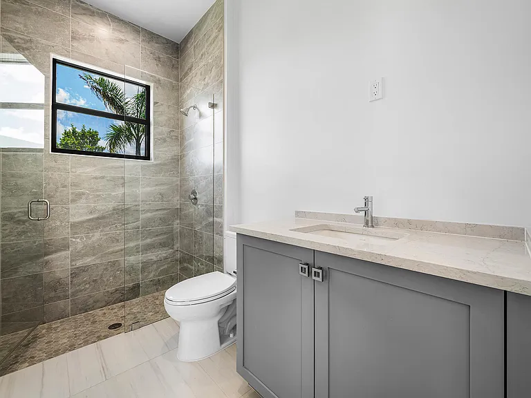 9516 Riverside Park Dr — Photo 24