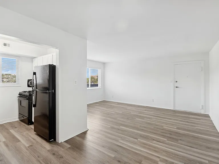 ReNew Alexandria — Photo 20