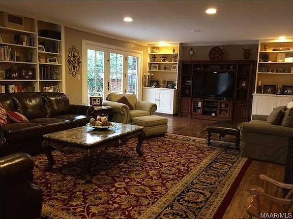 5th image of 2321 W Cloverdale Park