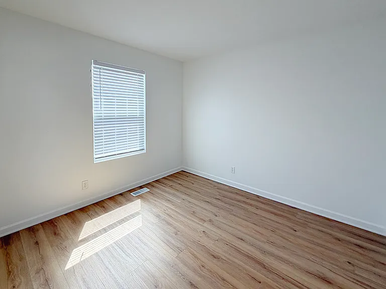 651 Olive Ln — Photo 15