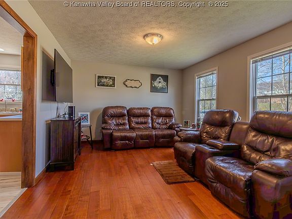 4th image of 1542 Thistlewood Cir