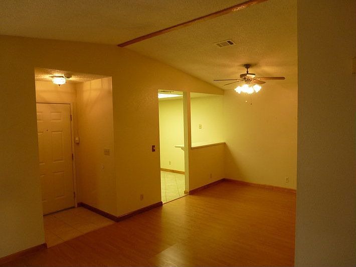 2nd image of 999 Daniel St