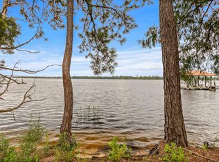 8 Old Bay Pointe Rd, Milton, FL 32583