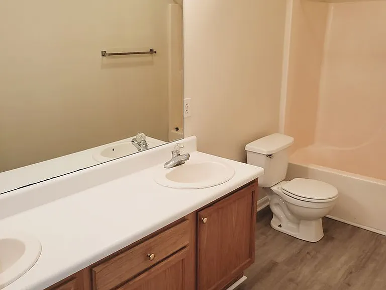2005 King Arthur Cir — Photo 10