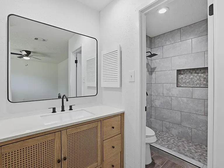 14230 Montaigne Dr — Photo 10