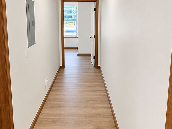 4th image of 506 Ring Rd #2