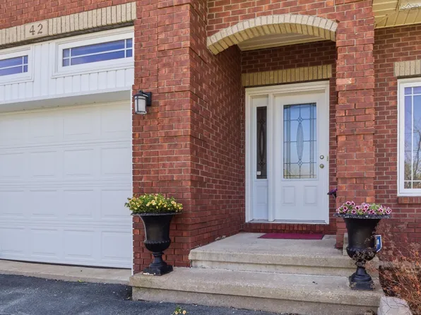 42 Kirkwood Ct, Halifax, NS B4A 0A8