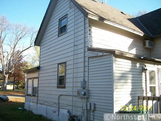 2nd image of 602 E 1st St