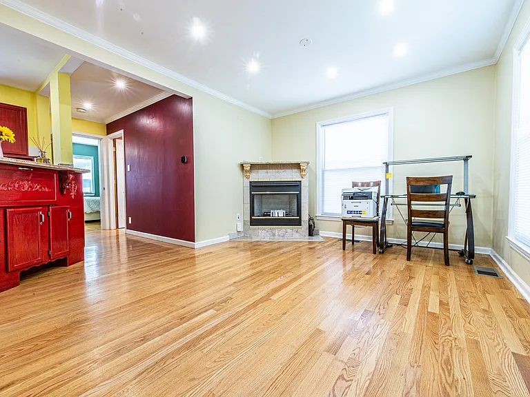 6611 W Foster Ave — Photo 7
