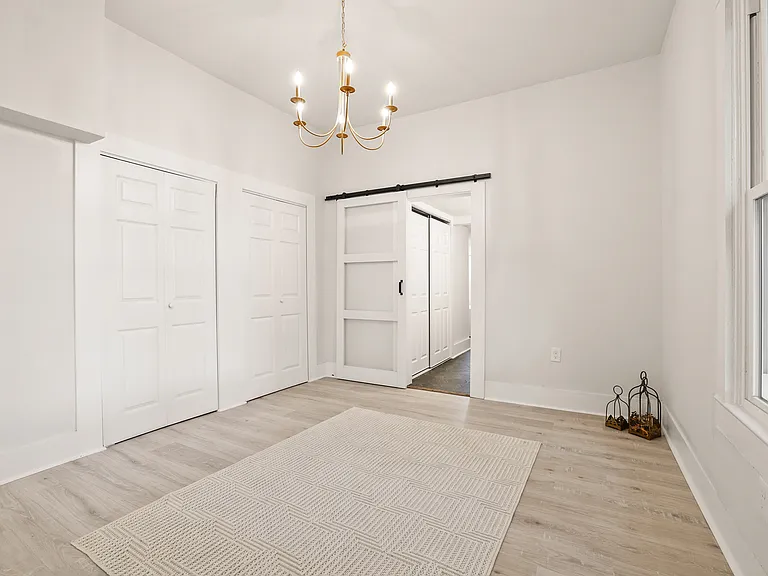 431 E Hull St — Photo 29
