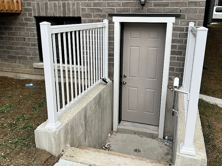 43 Creedon Cres #BASEMENT — Photo 11