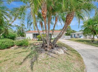 201 Lyons Bay Rd, Nokomis, FL 34275