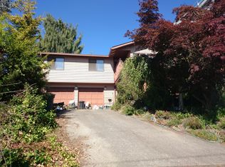 3315 34th Ave SW, Seattle, WA 98126