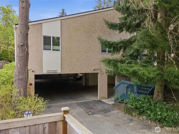 790 Madison Avenue N, Bainbridge Island, WA 98110