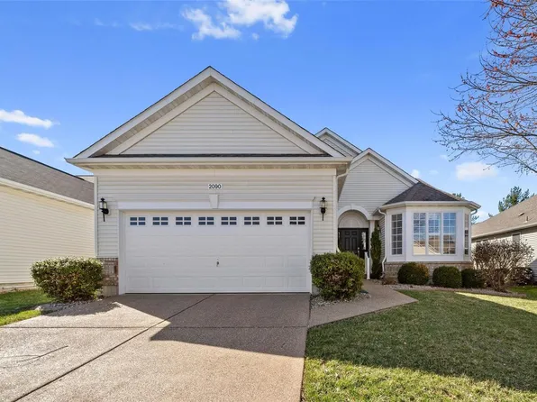 2090 Hawks Landing Dr, Lake Saint Louis, MO 63367