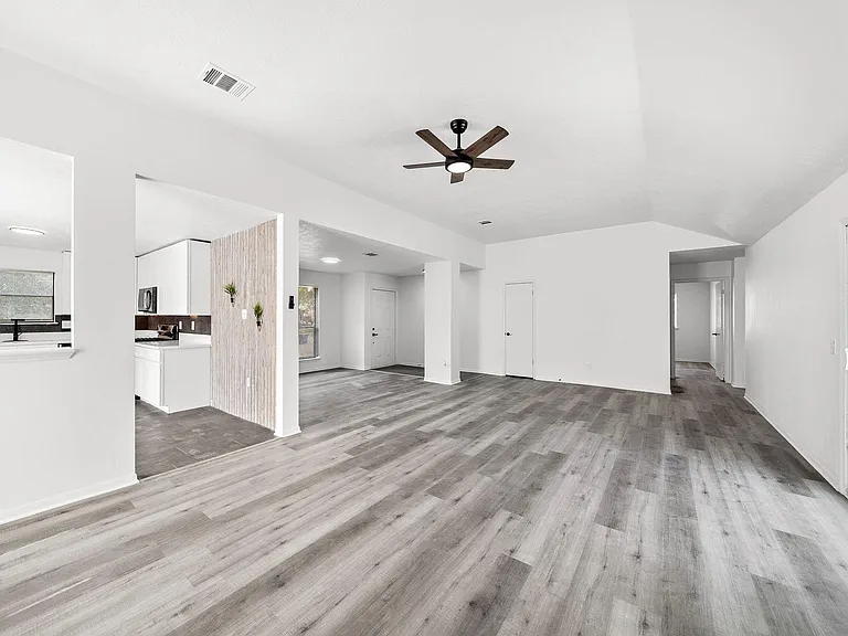1022 Western Meadows Dr — Photo 1
