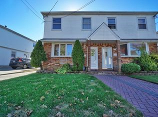 12 Signs Rd, Staten Island, NY 10314
