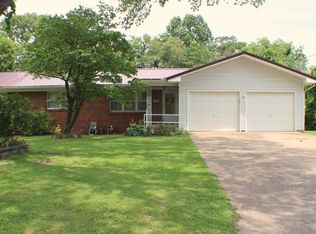 615 Oak Ridge Dr, Neosho, MO 64850