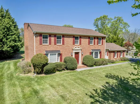 7173 Hollyberry Rd, Roanoke, VA 24018