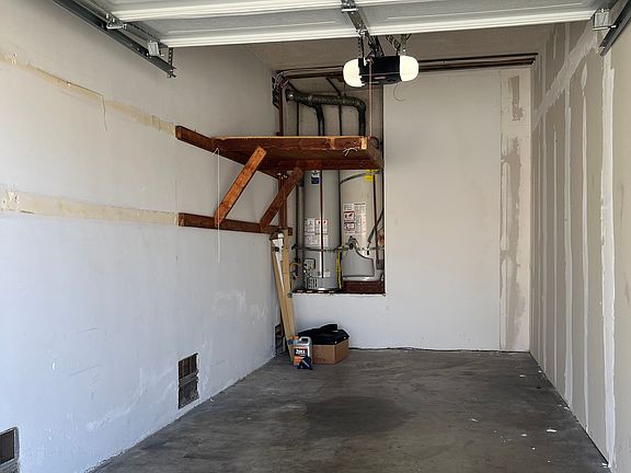 5th image of 3663 Newton St