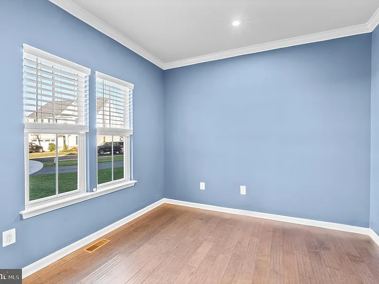 311 Sunrise Ct — Photo 6