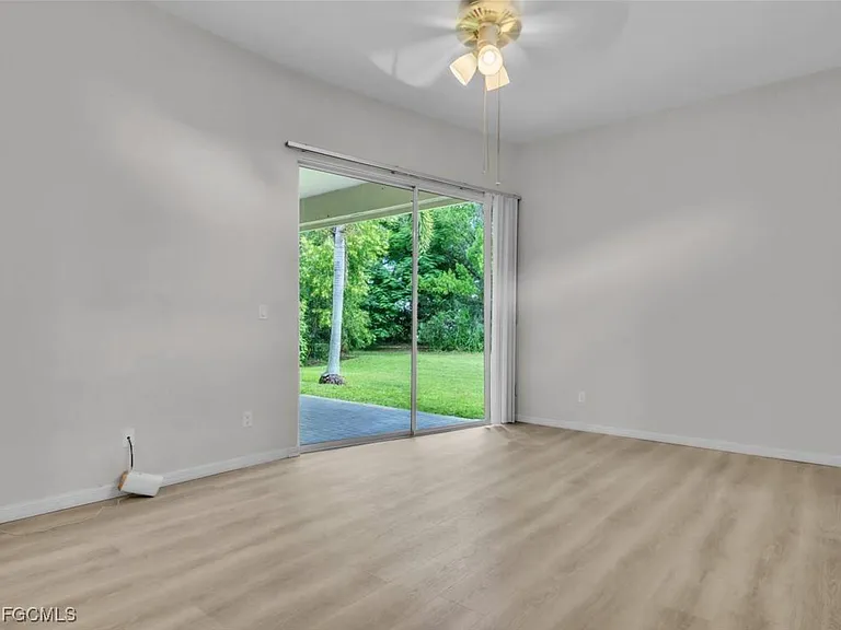 1580 Argyle Dr — Photo 8