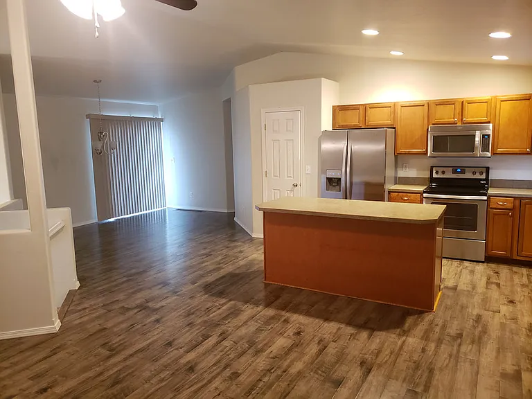 10 Carnegie Dr — Photo 3