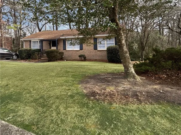 731 Ashbrook Rd, Fayetteville, NC 28314