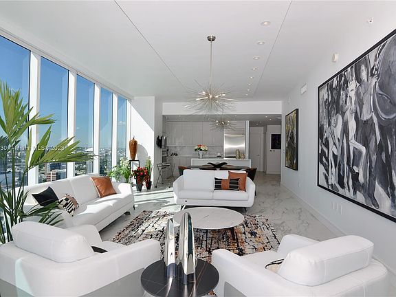3rd image of 2020 N Bayshore Dr APT 3410
