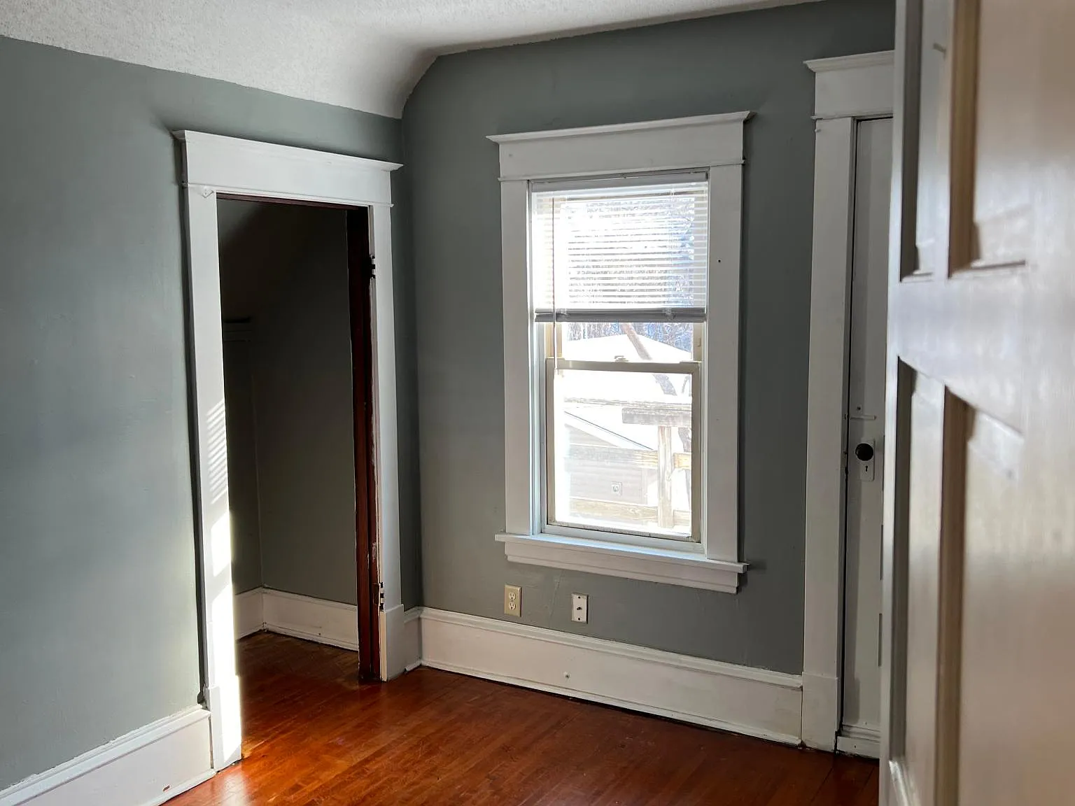 888 Aurora Ave — Photo 1