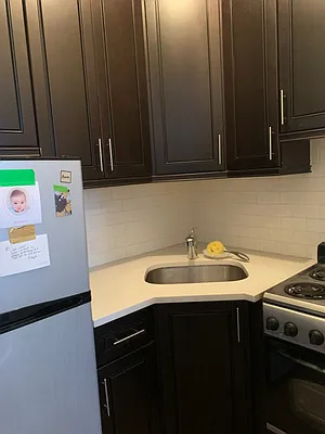 Rented by AAU Real Estate Advisors | media 12