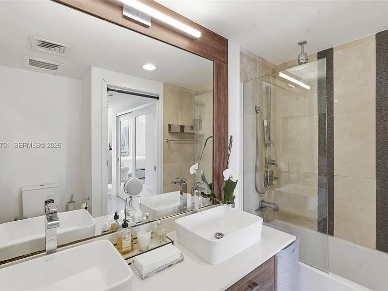 601 NE 27th St #1506 — Photo 15