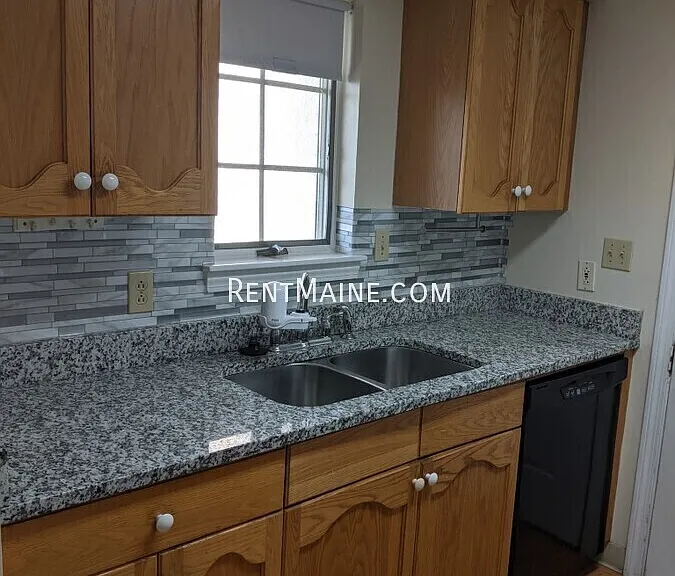 307 Garland St #8 — Photo 4