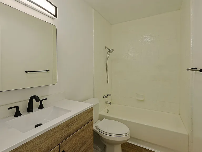 4945 Narragansett Ave — Photo 10