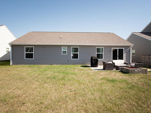 4th image of 784 Belgian Ln