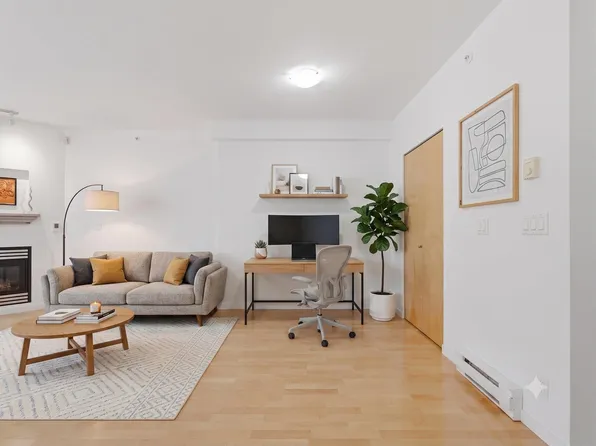 2228 Marstrand Ave #503, Vancouver, BC V6K 4T1