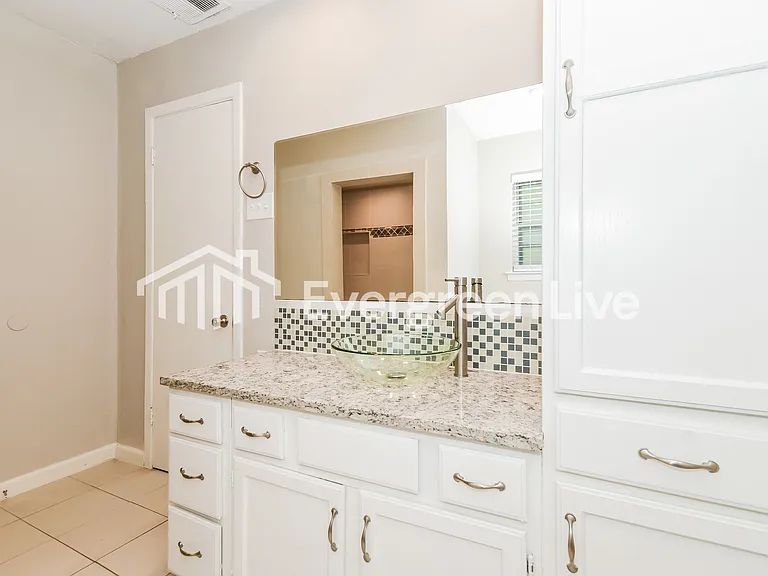 3504 Hilton Dr — Photo 11