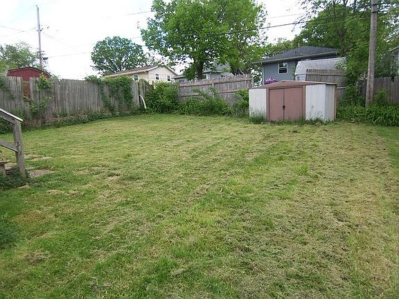4th image of 204 Woodland Dr