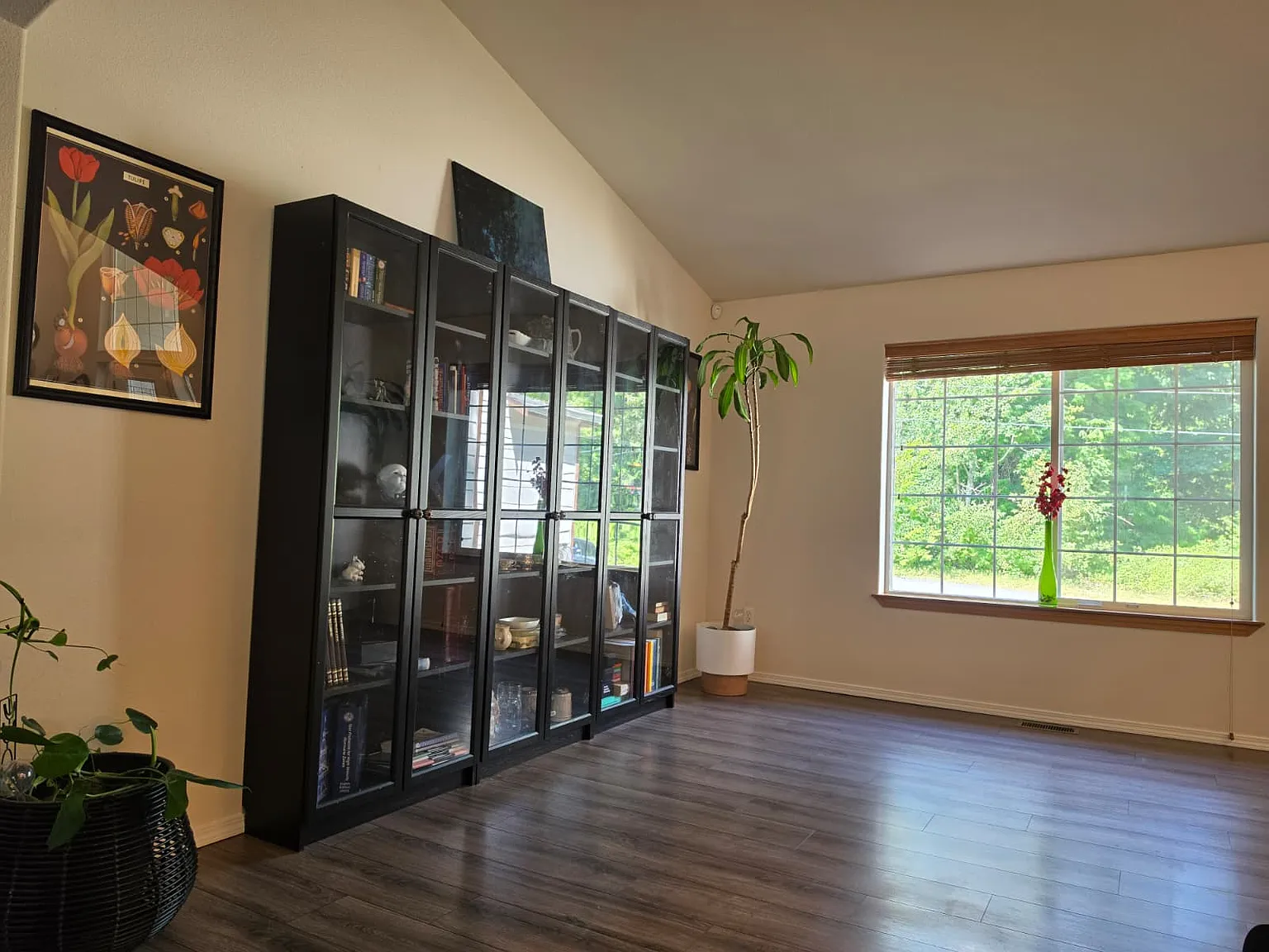 5 bed, 2.5 bath, 2380 sqft, $3,800 — Photo 4